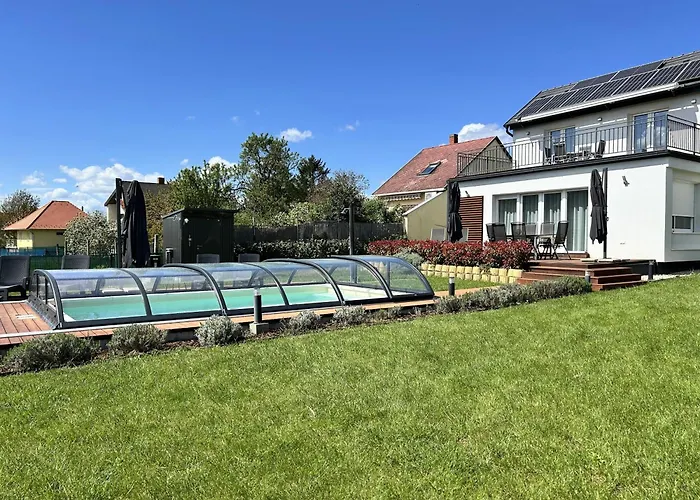 Villa Field6