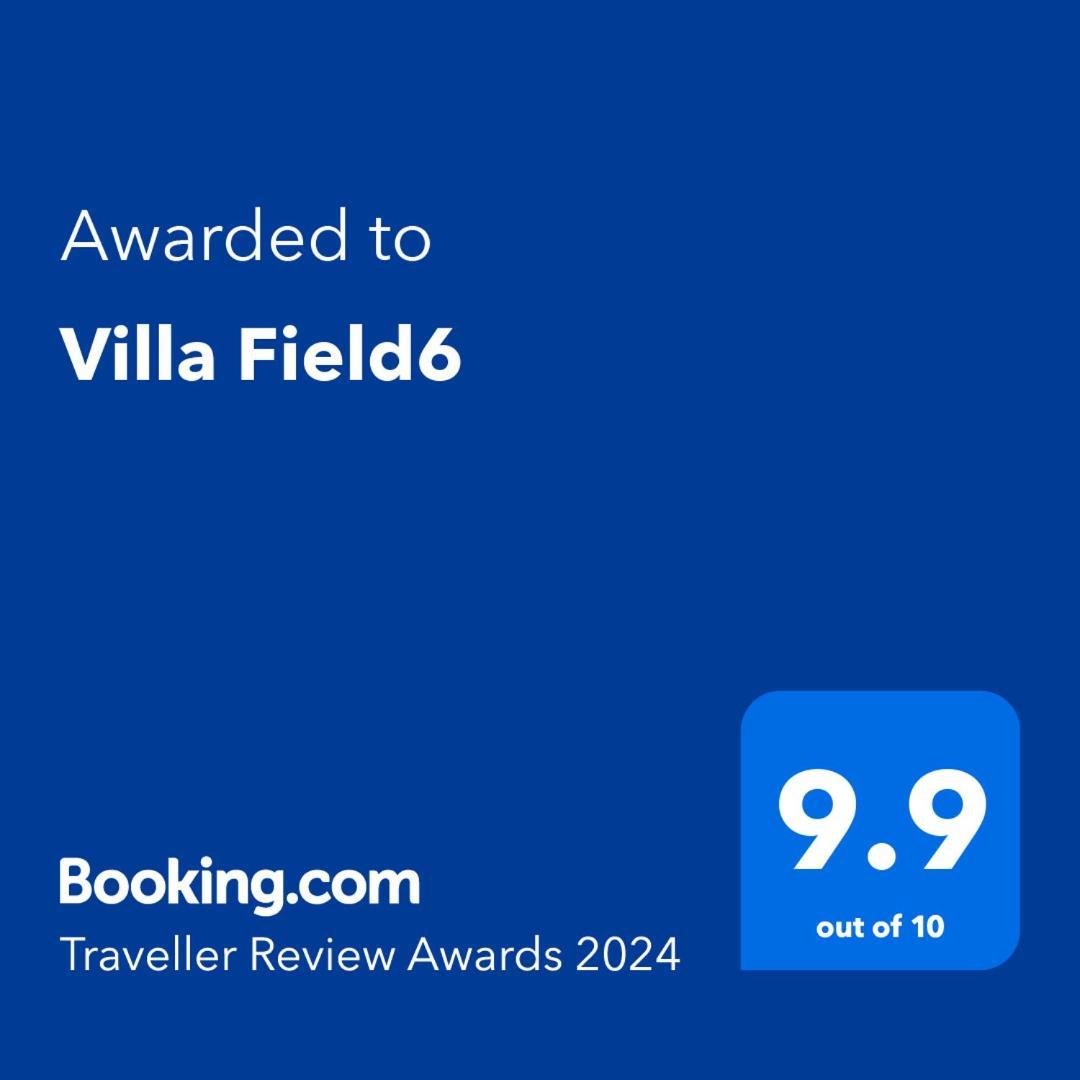 Vila Field6 *