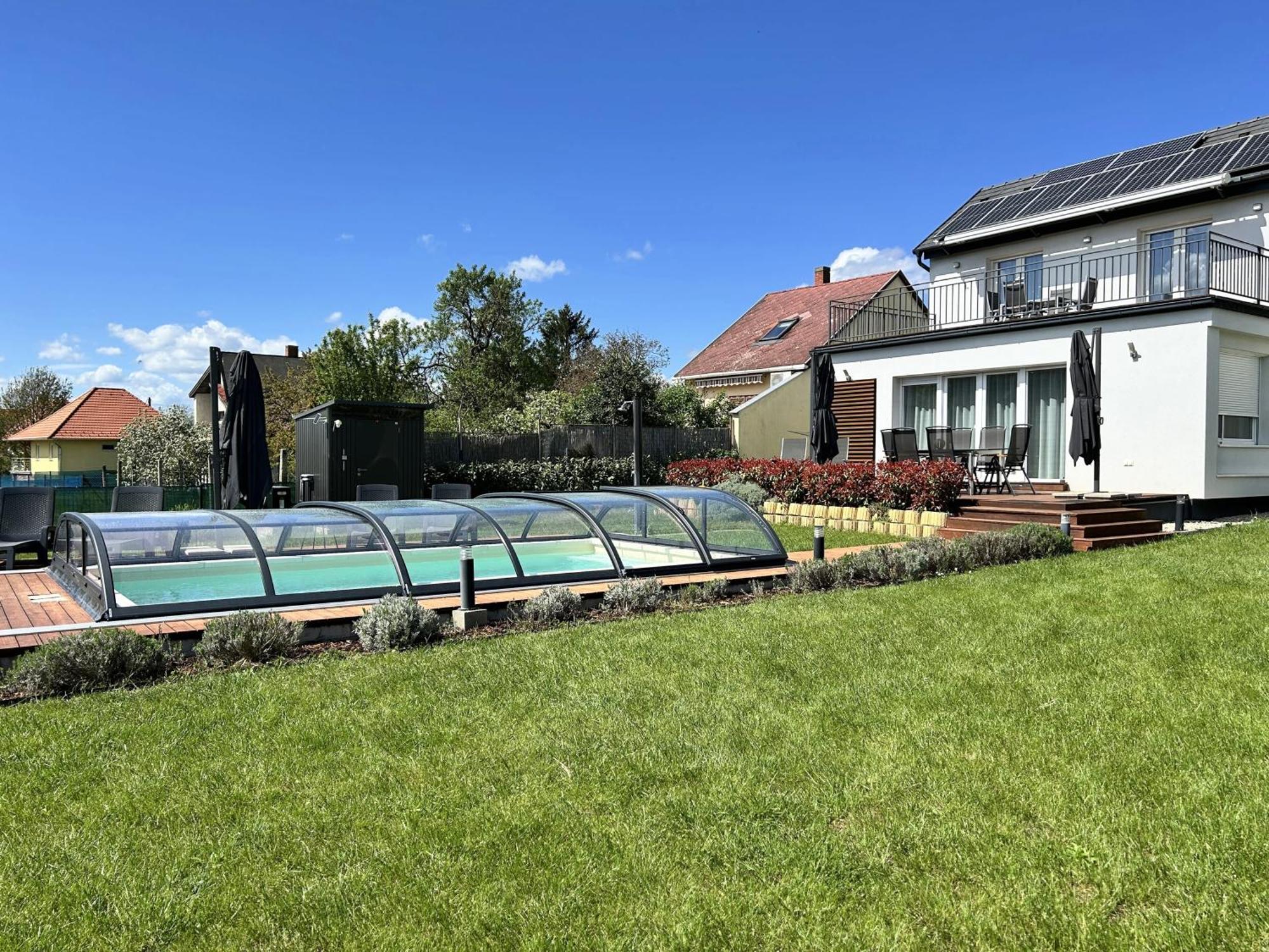 Field6 * Révfülöp
